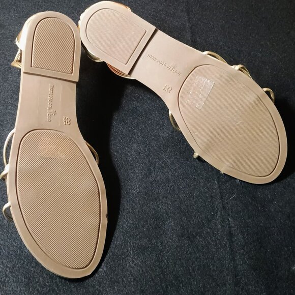EUC: Montego Bay Club Sze 8.5 Gold Zipper Sandals - Picture 3 of 3